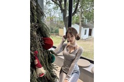 【告別踩雷|台灣奶糖優質外約】很多人不是花不起。而是怕花了錢,結果遇到雷、態度還差,老司機都知道,真正貴的從來不是價格,而是踩雷。奶糖長期經營,靠的不是誇大廣告,而是一次次認真安排累積出來的口碑。我不會看到客人就亂推,也不會只挑高價的介紹。因為我知道,每個人的喜好、預算、需求都不同。與其一直碰運氣,不如找個願意誠實跟你分析的人。優缺點直接講、預算內幫你挑最適合、不亂吹、不瞎推、專業把關,降低踩雷機率,主打: JKF女郎、啦啦隊系女孩、小藝人、學生妹、人妻、模特。不是最便宜,但盡量讓你每一分錢都花得值得。認準奶糖。Line:tw043 和Gleezy加tw043 和TG搜nini9595 論壇 5280344.com 真正舒服的安排,不是運氣好。而是有人替你先把關。