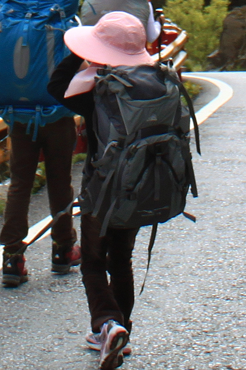 山友幫忙背背包後,就沒再碰到人了~