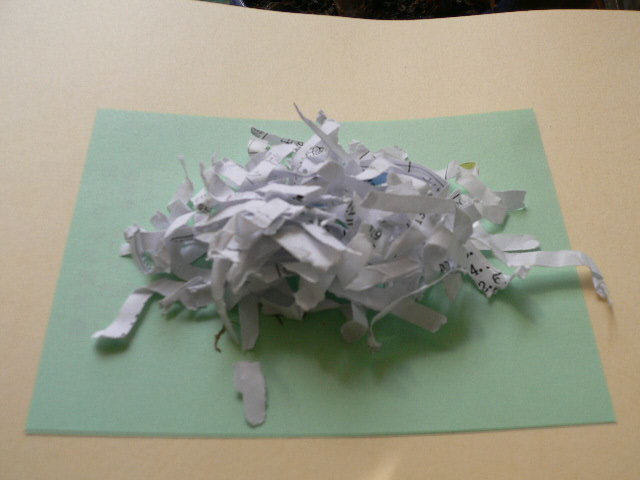 有關山徑旁的紙屑及麵粉 登山補給站