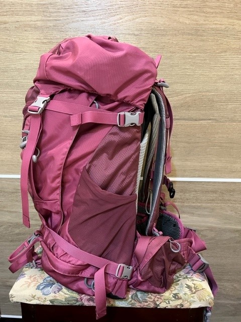 < 己出售 > 專業登山包  (二手)  OSPREY KYTE 46L 紫紅色
