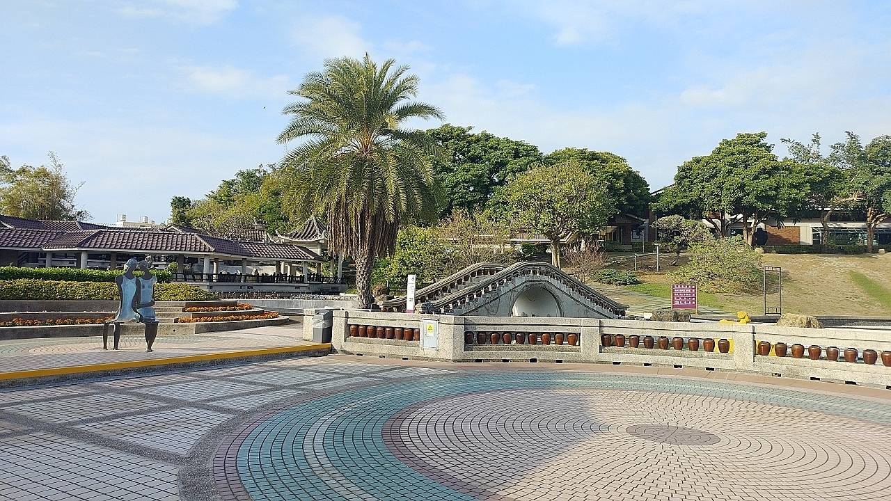 二十八2台中市藝術中心和清水眷村文化園區知性之行