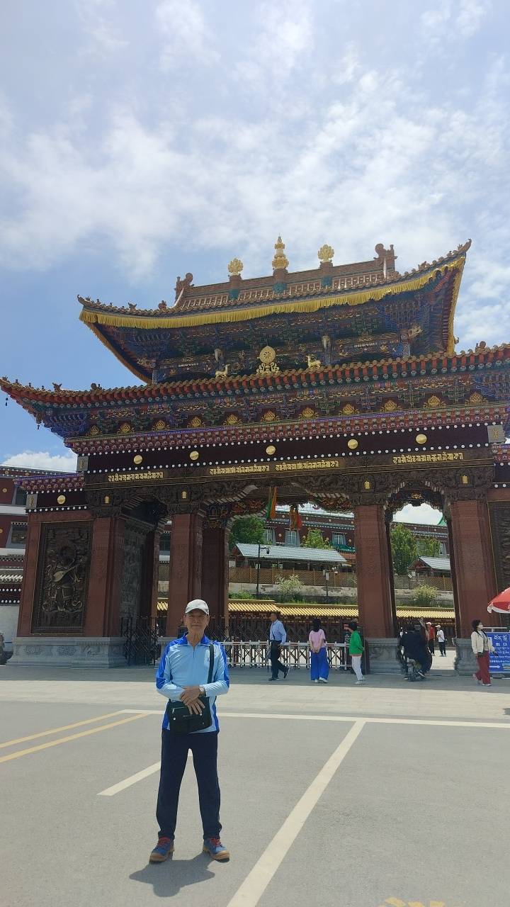 二十八49大陸西北縱覽青海和甘肅絲路環線(一)：1青海西寧塔爾寺2青海湖3茶卡鹽湖(天空之鏡)