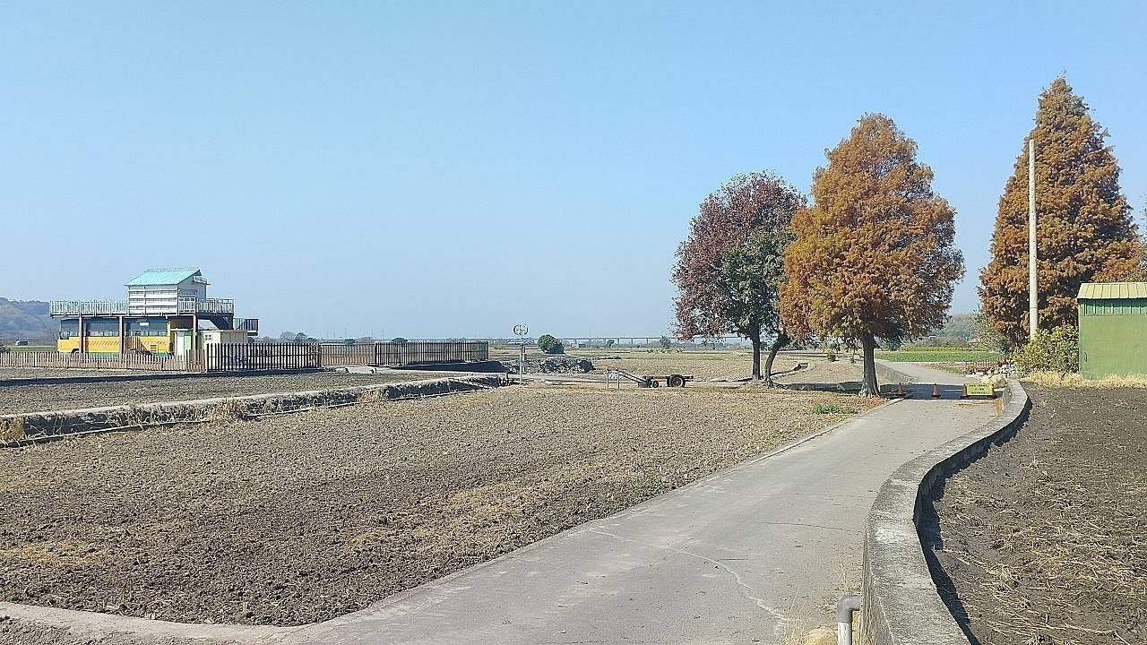 二十八18台中市外埔區「永豐梅園花初開，忘憂谷見花香來」